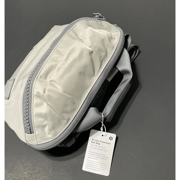 NWT Lululemon All Day Essentials Belt Bag 2.5L (#b2) bin+ - Picture 11 of 12